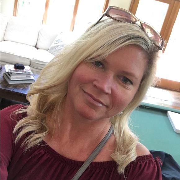 Meet your Posher, Karen - Picture 1 of 1